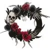 Gothic Türkranz Mit Blüten, Totenkopf & Skeletthänden 1 Gothic Türkranz Mit Blüten, Totenkopf & Skeletthänden -Halloween Deko Verkäufe schwarzer gothic tuerkranz mit rosen totenkopf und skeletthaenden gothic deko halloween deko 53915 01