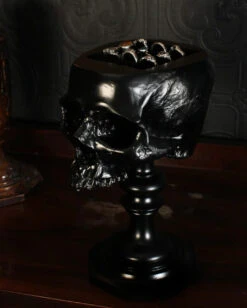 Schwarzer Totenschädel Als Ringehalter 21cm -Halloween Deko Verkäufe schwarzer totenkopf als ringehalter schwarzer totenschaedel als ringhalter black skull ring holder gothic wohnaccessoire 54858 07